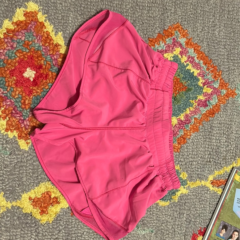 Lululemon Hotty Hot Low-Rise Lined Short, Size:6, Color: Pink